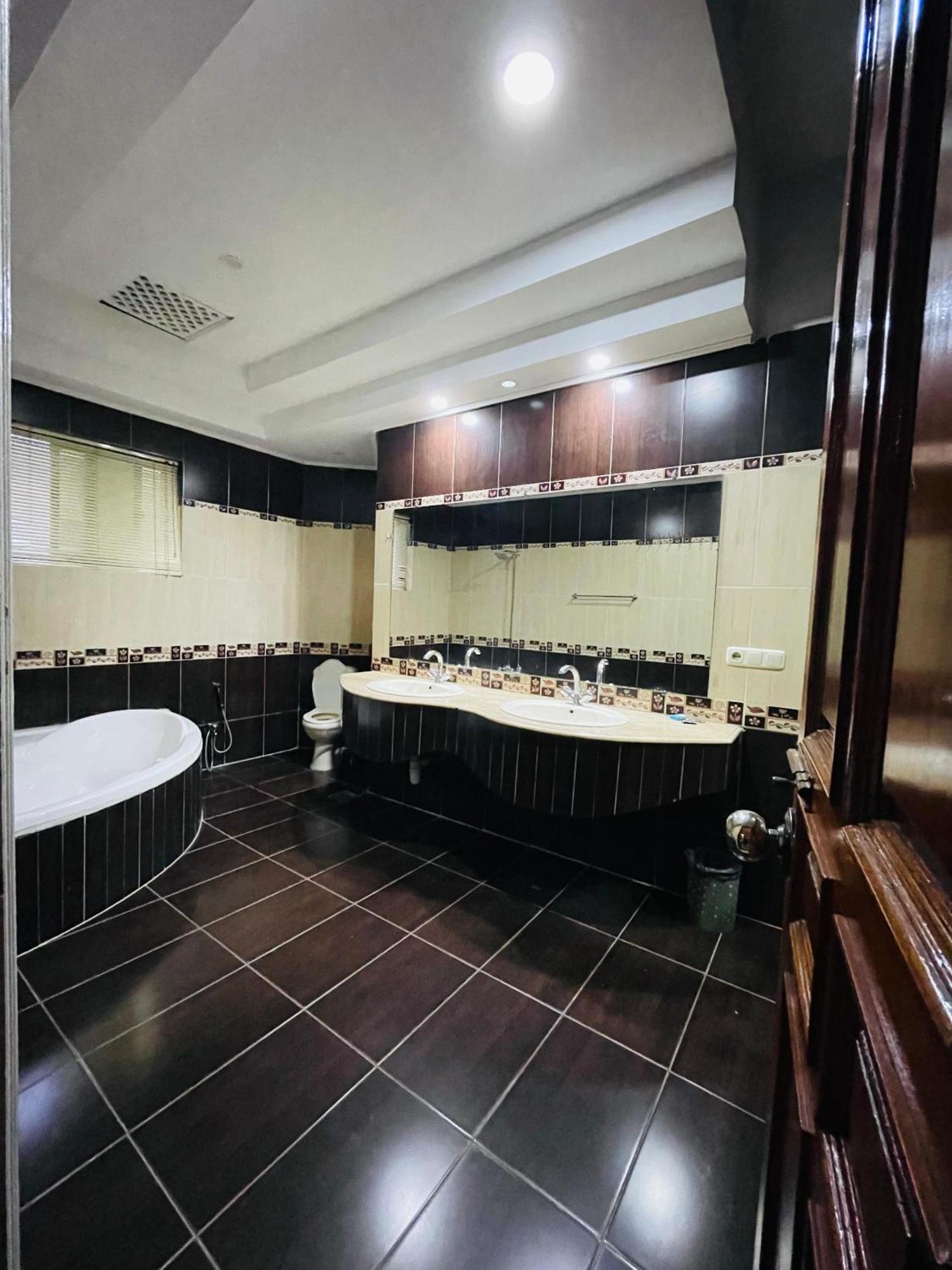 Executive Galaxy Guest House Islamabad Exterior photo