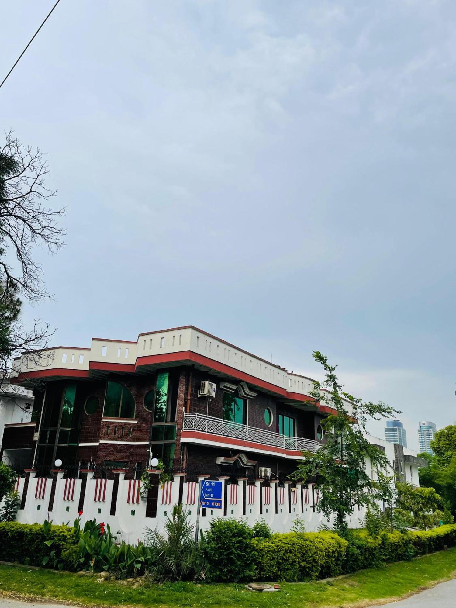 Executive Galaxy Guest House Islamabad Exterior photo