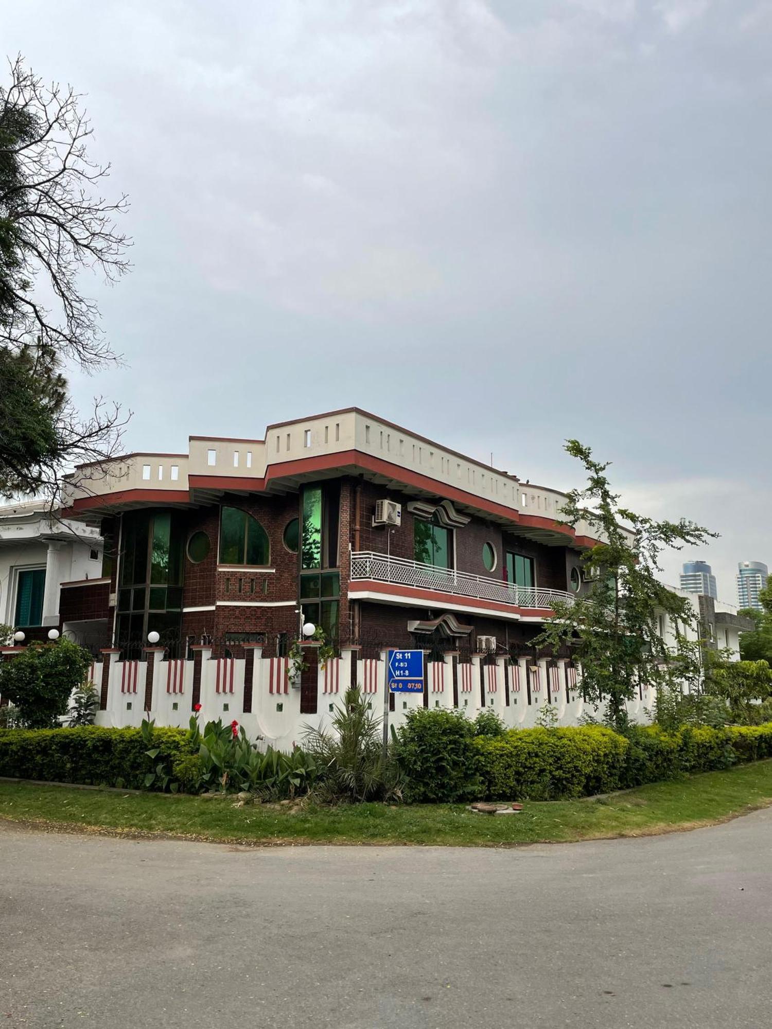 Executive Galaxy Guest House Islamabad Exterior photo